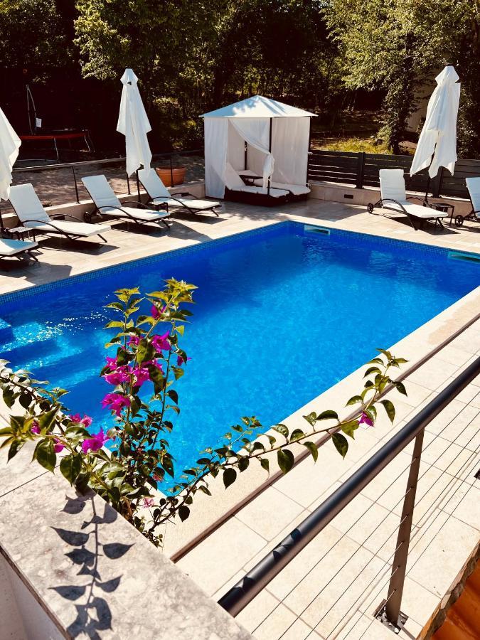 Villa Jela - With Pool Нівице Екстер'єр фото